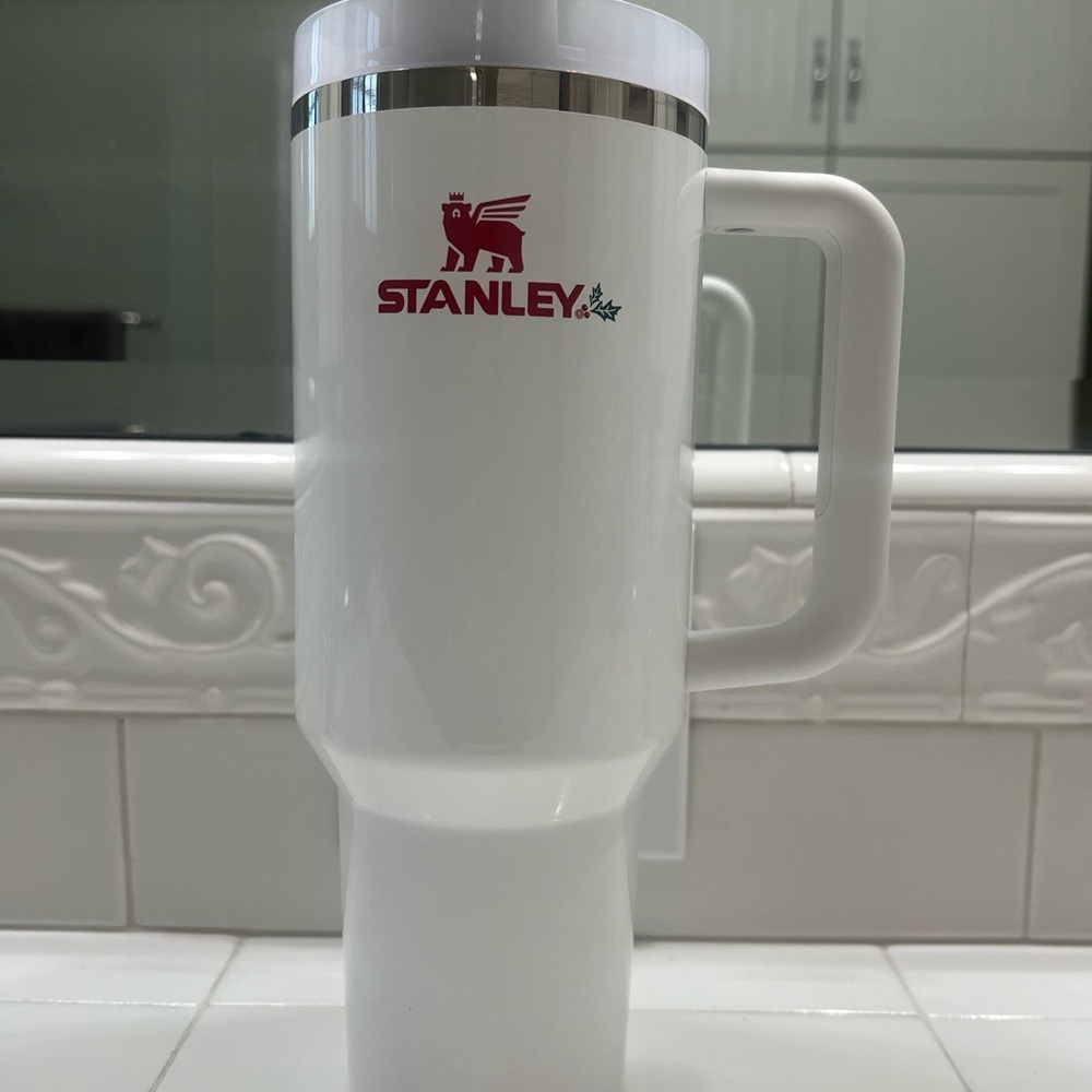 Stanley Mistletoe 40oz Quencher